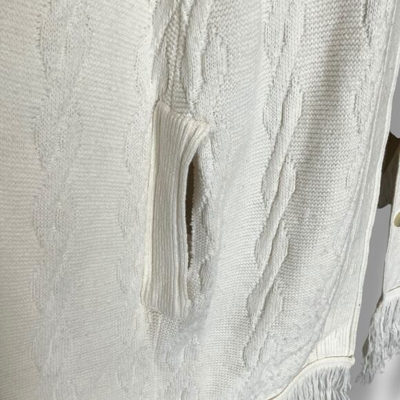 Vintage Cream Knit Cape Poncho Fringe Trim Button Up Boho Western Cloak Shawl - Picture 4 of 9